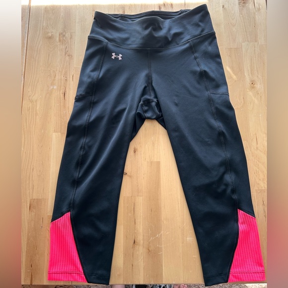Under Armour compression crops - Picture 1 of 9